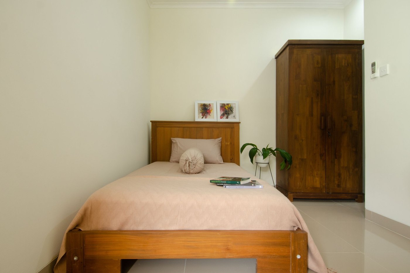 A furnished bedroom at Peaceful Kare Path